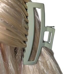 🍁 3/$15 Boutique Rectangle Claw Hair Clip